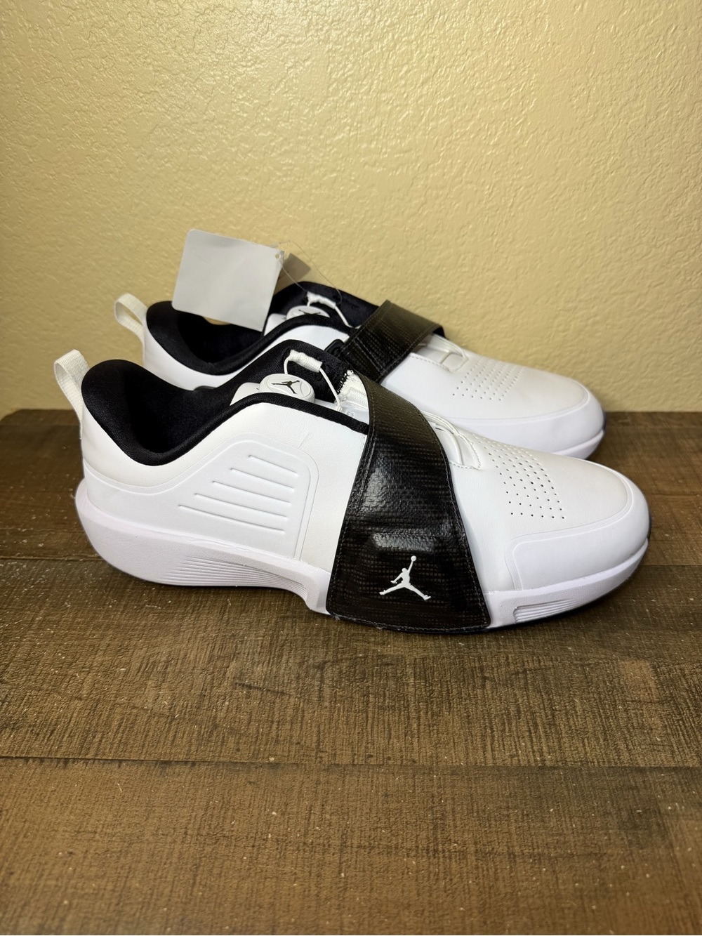 Air Jordan Air Rev BOA Golf Shoes “White Black”
- Size 11 Men.